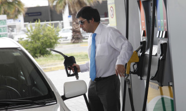 la gasolina de 93 octanos tendrá un incremento de $3 por litro, mientras que la de 97 retrocederá $1.