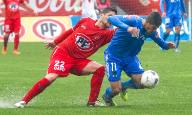 Lezcano participó de la juega clave del partido. Un remate hizo provocó el penal que concretó Rivero para el 1-1. 