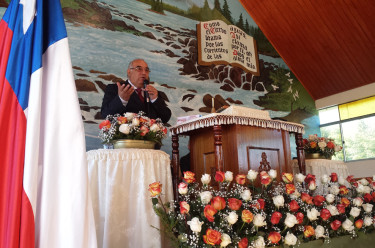 La celebración fue encabezada por el pastor Pedro Hernández.