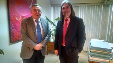 El rector de la Universidad de Chile y el senador Juan Pablo Letelier calificaron como "exitoso" el primer encuentro de trabajo. 