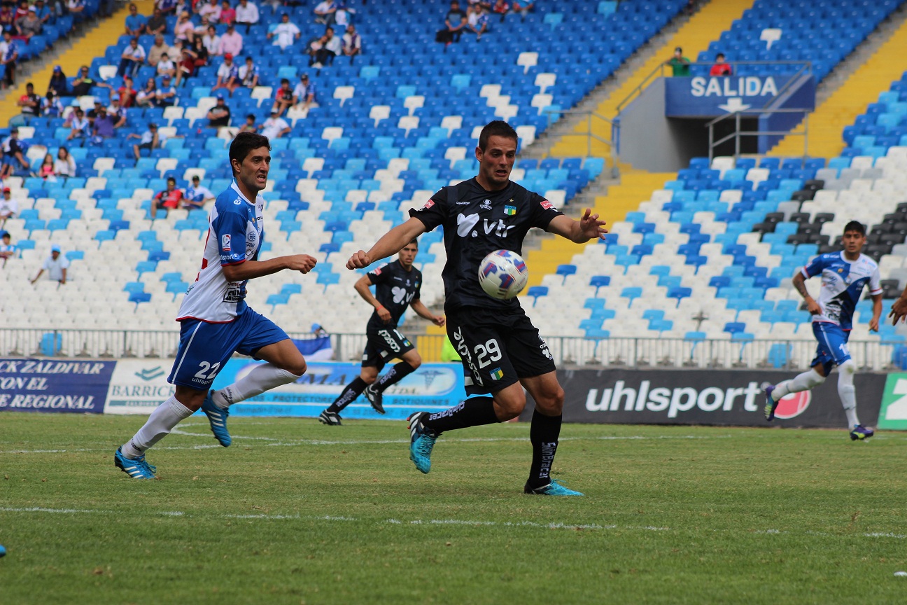 El futuro de Octavio Rivero estaría lejos del fútbol chileno