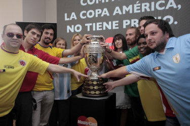 En el Portal Rancagua será la cita para fotografiarse con la Copa América. 