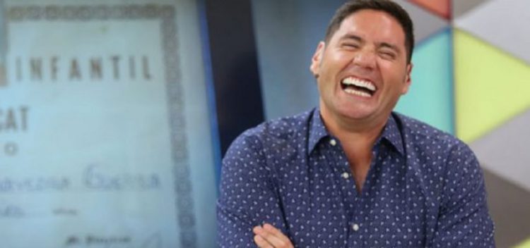 En el día de su cumpleaños: Pancho Saavedra presenta a su marido por primera vez en cámara