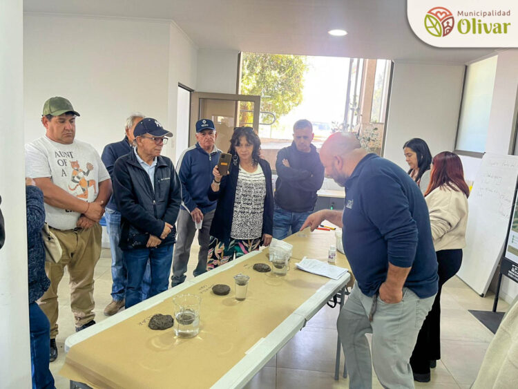 En Olivar refuerzan manejo de suelos con capacitación a usuarios de Prodesal
