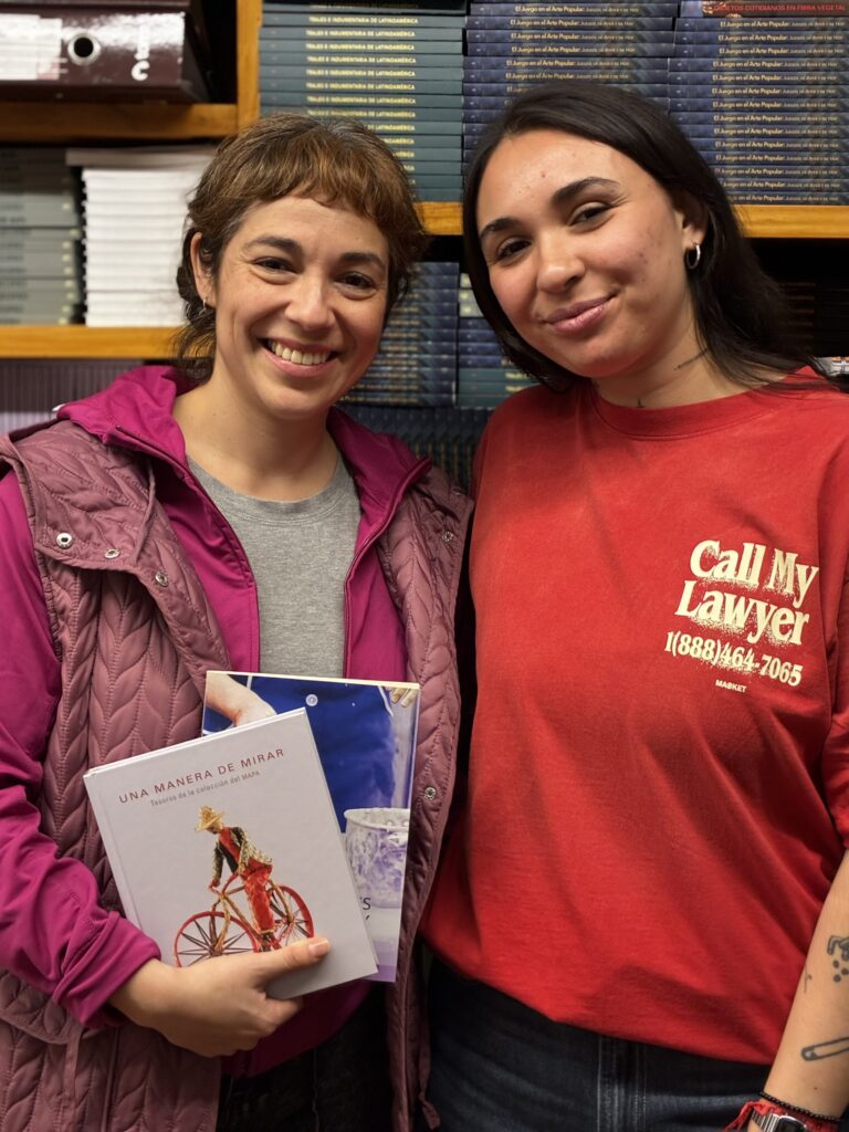 Cultura en red: Alianza lleva libros de arte popular americano a Rengo