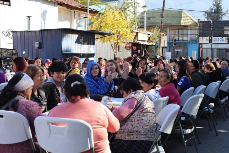 Mostazal: Celebran Día de la Madre con bingo, talleres y feria de emprendedoras