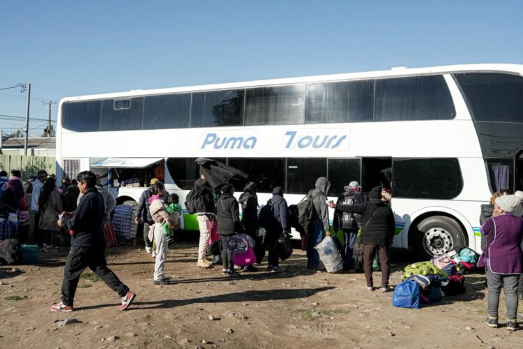 Municipalidad de Rengo avanza en plan de erradicación de campamentos con traslado de familias a su país de origen