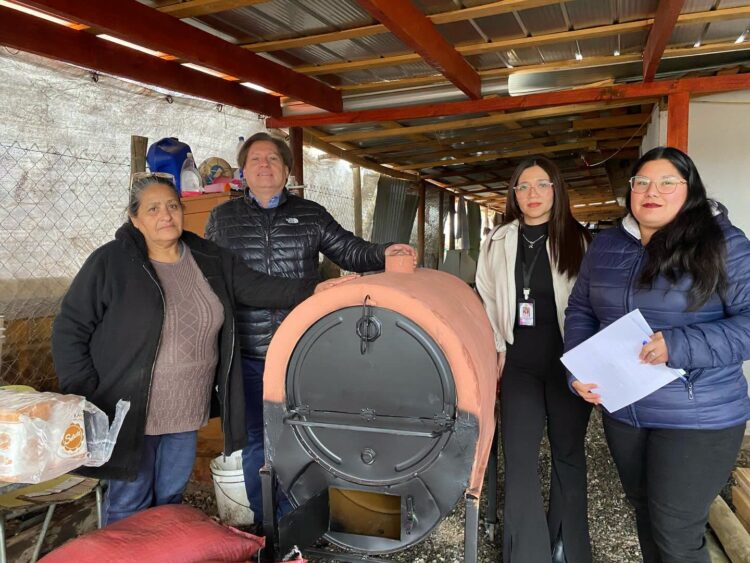 Familias de Codegua reciben apoyo para fortalecer la producción de alimentos