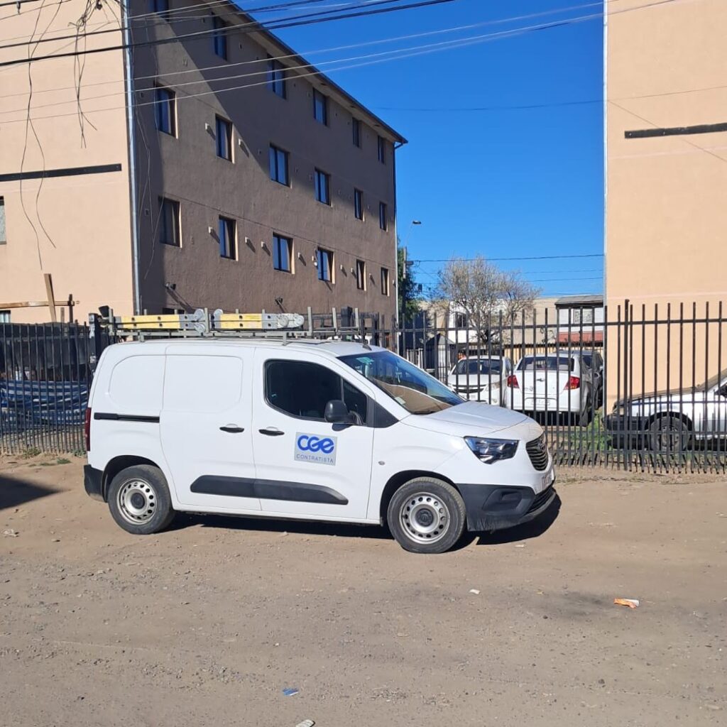 CGE realiza operativo de revisión de servicios y desconexión de instalaciones irregulares en sector nororiente de Rancagua