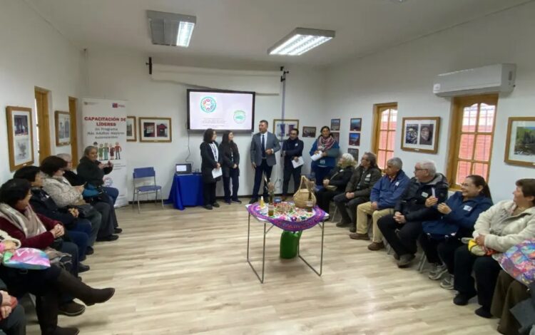 Líderes comunitarios de Codegua se capacitan en huertos sustentables