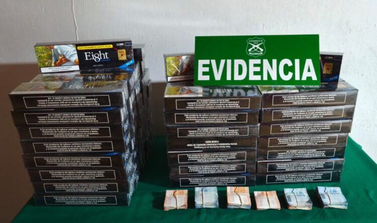 Dos detenidos en la Ruta 5 Sur: Incautaron 100 cartones de cigarrillos y más de $6 millones