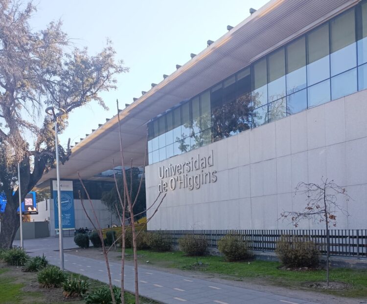 Estudiantes y docentes en alerta por cambios en Medicina de la Universidad de O'Higgins