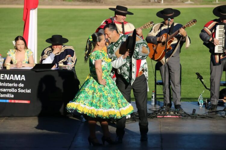 Pareja machalina se corona campeona regional de Cueca Adulto Mayor