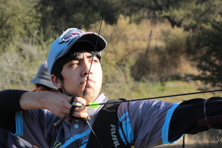 Estudiante de Nutrición en la UOH representará a Chile en el Mundial de Tiro con Arco