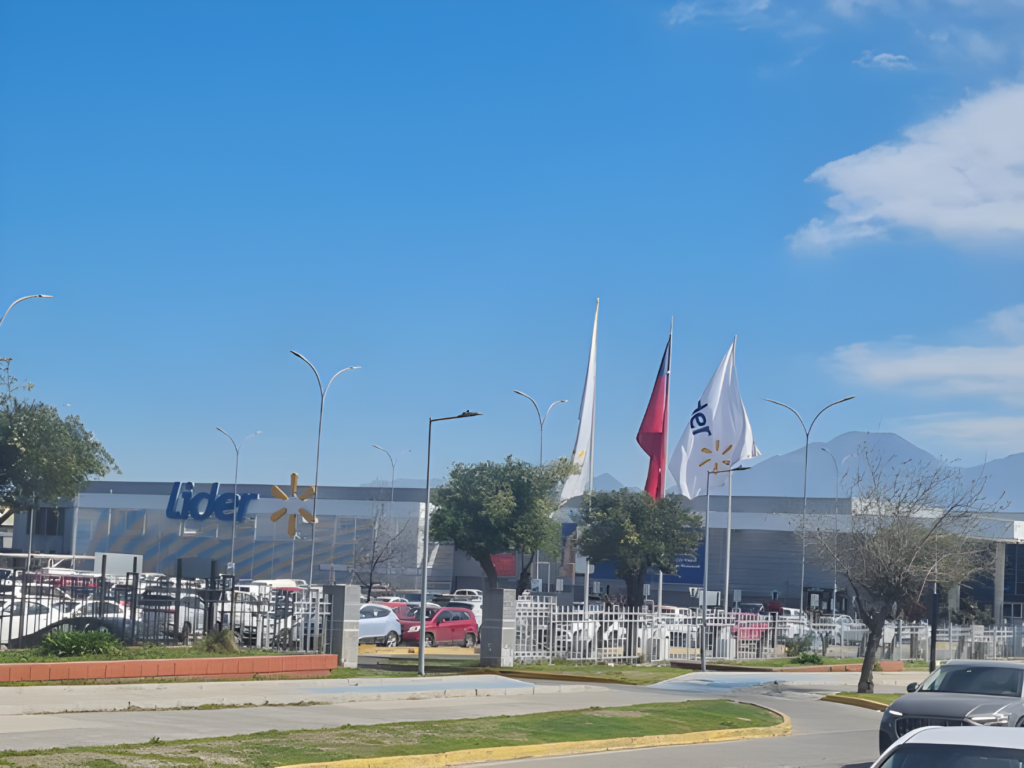 Denuncian seguidilla de robo de autos en supermercado de Rancagua